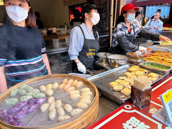 深圳の観光地、甘坑古鎮の小吃街