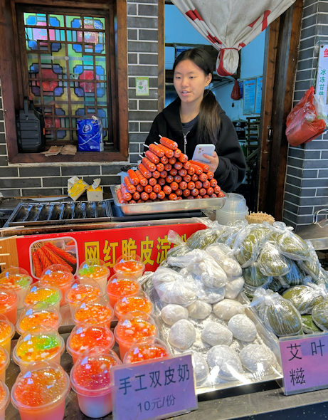 深圳の観光地、甘坑古鎮の小吃街