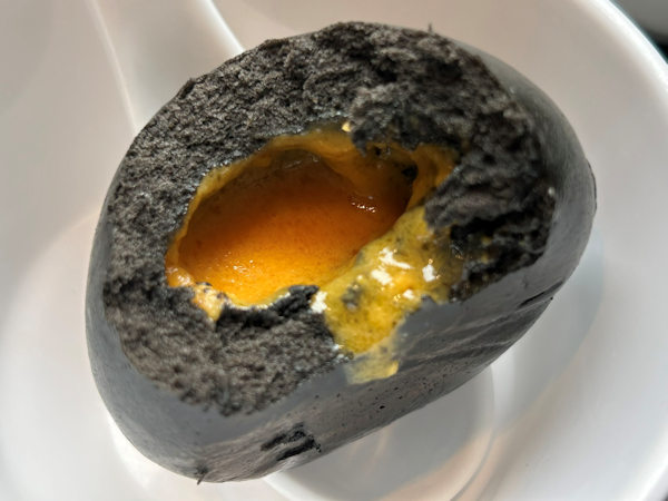 黒金流沙包（深圳・蔡瀾の飲茶）