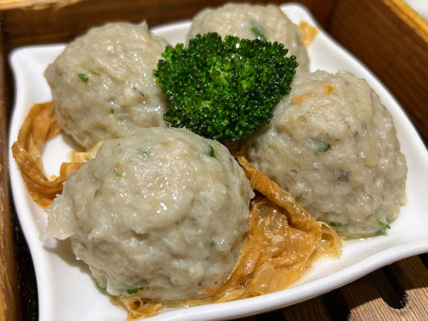 深圳の飲茶（蘩楼、綾魚球）