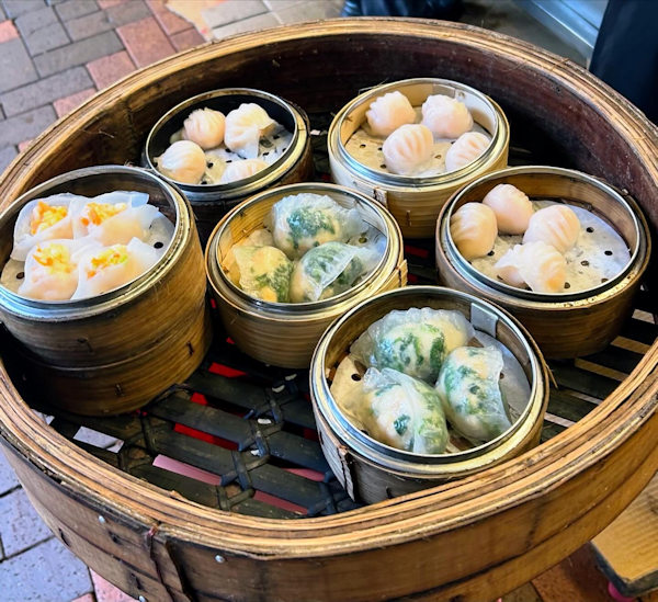 海連茶楼はワゴン式飲茶の店