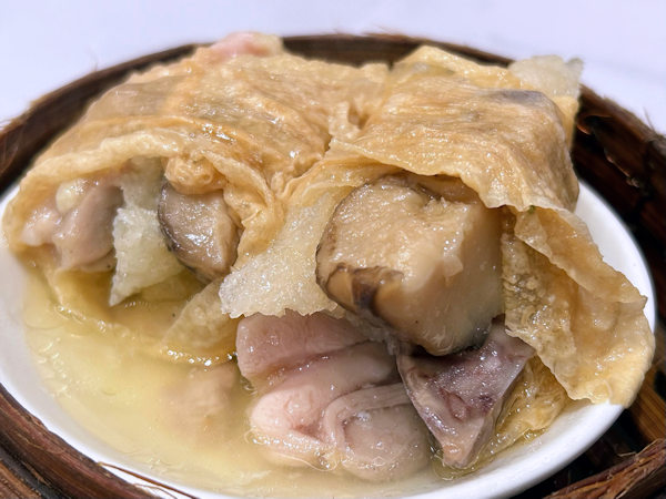 四宝滑鶏扎（鶏肉入り四つの食材包み）