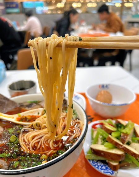 蘭州牛肉麺は麺が長い