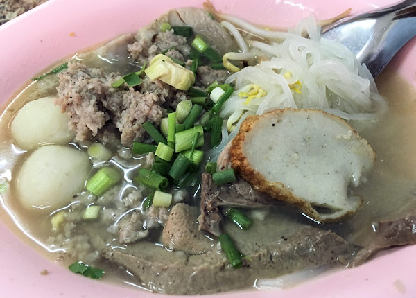 バンコクで食べたクイッティアオ（粿条）