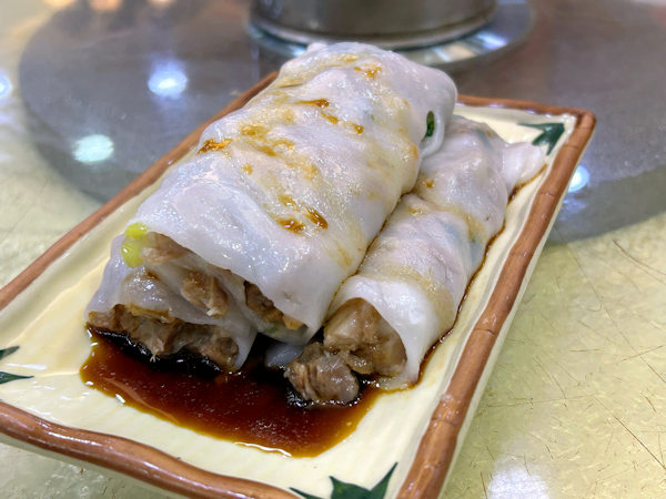 香港九龍、順徳公漁村の叉焼腸粉