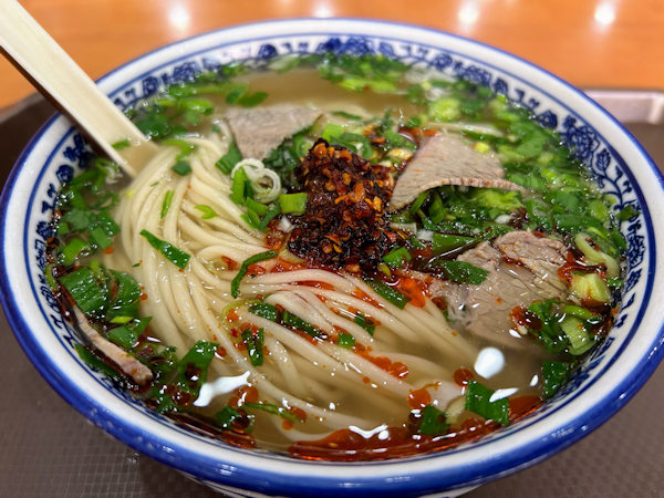 河湟牛肉拉面の牛肉麺（西域ラーメン）