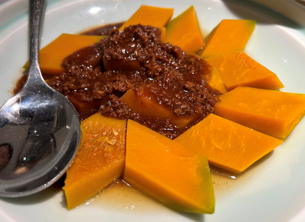 深圳の順徳料理レストランでカボチャ蒸し