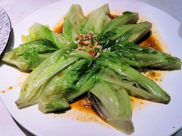 順徳料理レストランでレタス蒸し