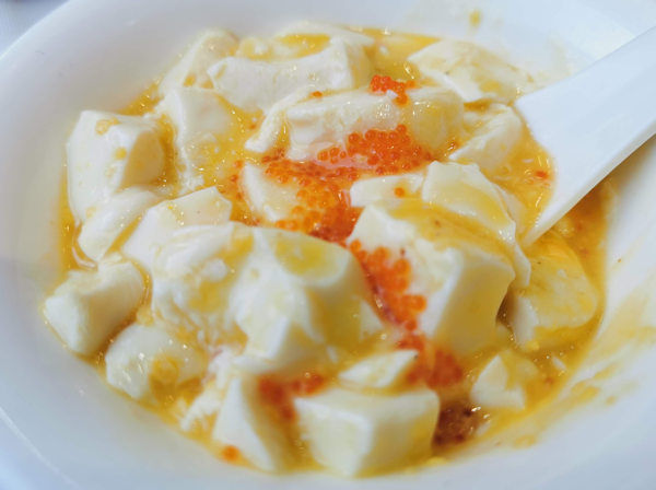 深圳の順徳料理レストランで蟹粉豆腐