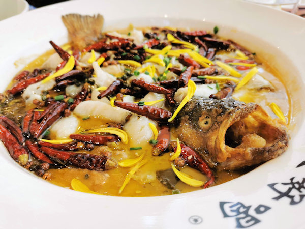 深圳で食べた酸菜魚(湖南料理)