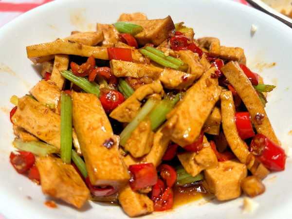 湖南料理の青椒攸县香干