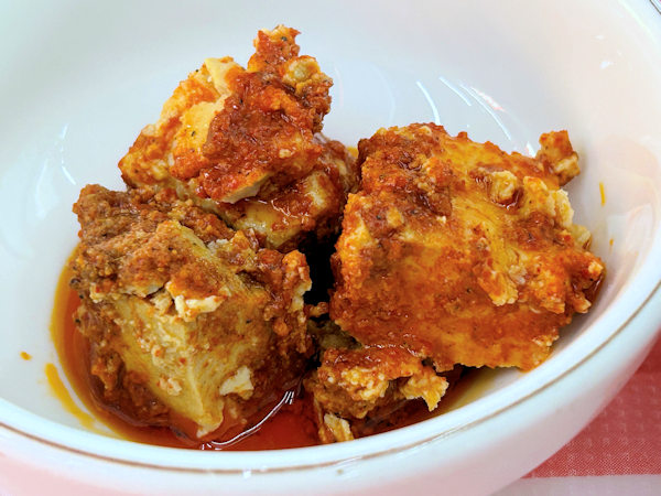 湖南省の腐乳は臭くて辛いご飯の供