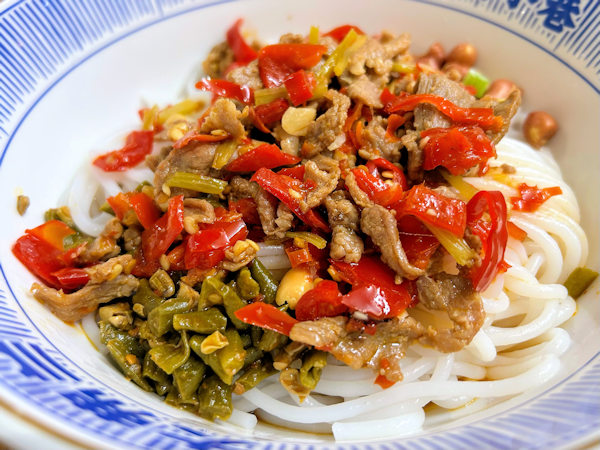 湖南省のスープなし混ぜうどん(拌粉 )