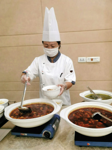 ホテルで食べた襄陽牛肉麺