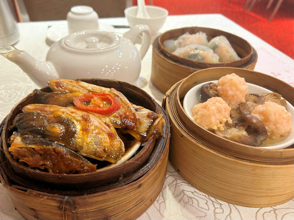 元朗・大栄華酒楼で伝統的な飲茶